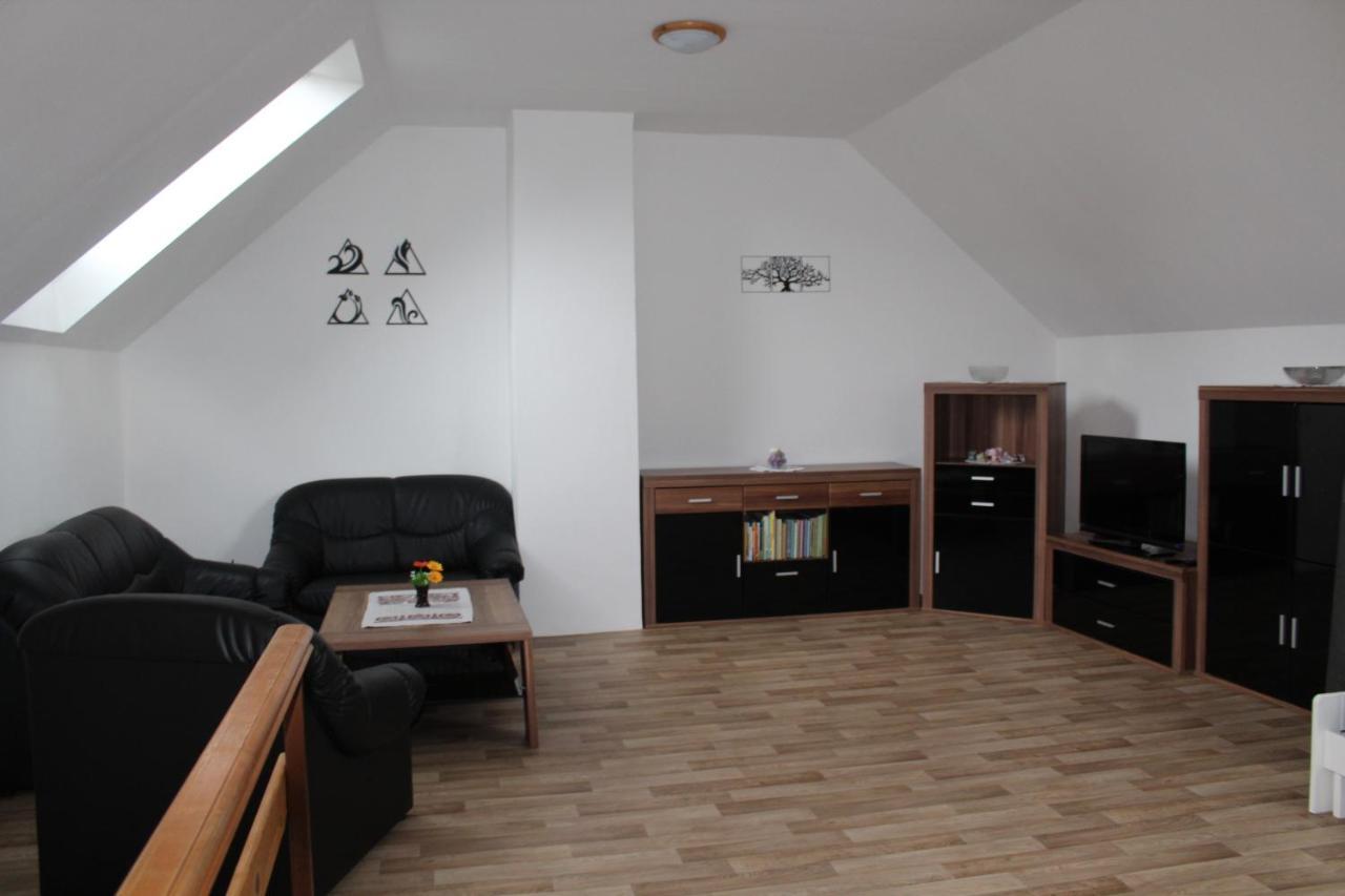 Apartman Rapotin, Jesenicka 296, 3Km Od Termalniho Parku Velke Losiny Dış mekan fotoğraf